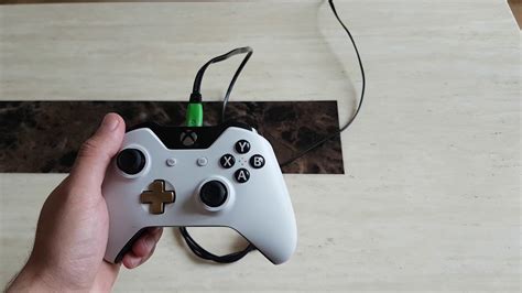 How to connect Xbox One Controller to PC Windows 10 via USB cable ...