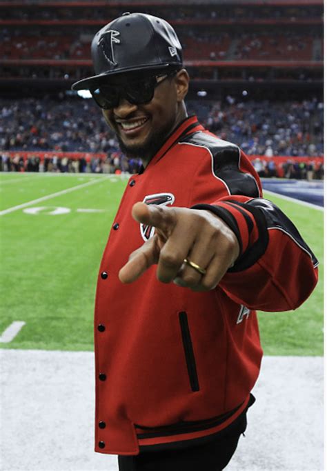 Usher at the Super Bowl - The Hollywood Gossip