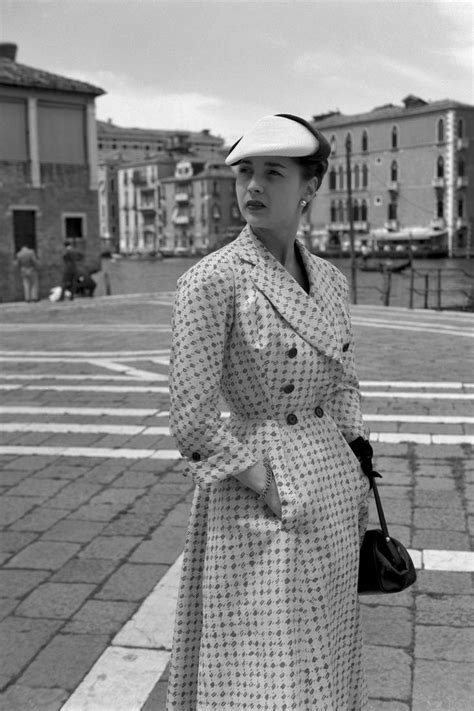 The Best Fashion Photos from the 1950s | Fashion trend dresses, Fashion trend inspiration ...