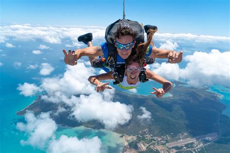 Skydive Airlie Beach | 15,000 ft Tandem Skydive | Backpacker Deals