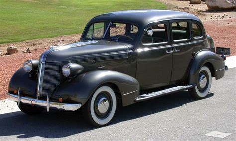 1937 PONTIAC DELUXE 4 DOOR SEDAN