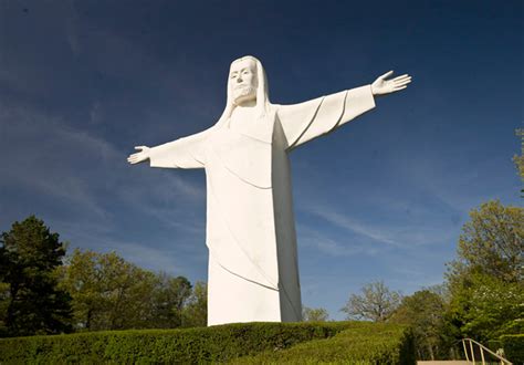 Christ of the Ozarks Statue - EurekaSprings.Net