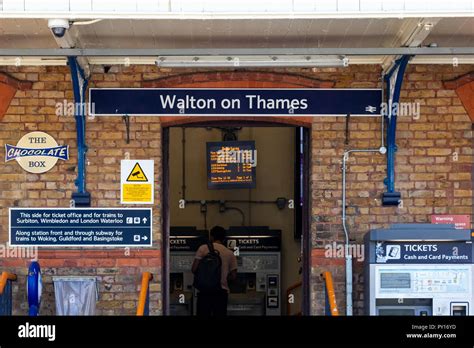 Walton Train Station, Walton on Thames Stock Photo - Alamy