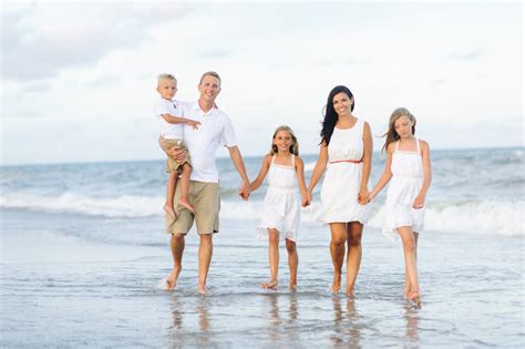 What to Wear to Your Beach Session | Family Beach Photographer in Myrtle Beach, SC