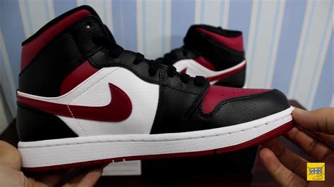 Air Jordan 1 Mid Bred Toe Unboxing - YouTube