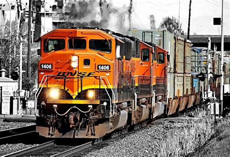 Locomotive Engineer Salary - AmTrak, BNSF, UP, Norfolk Southern