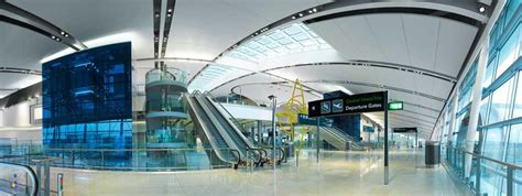 Dublin'a Airport T2 opens for business