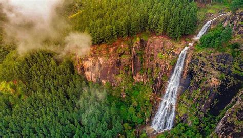 The Travel Guider Sri Lanka: Bambarakanda Falls