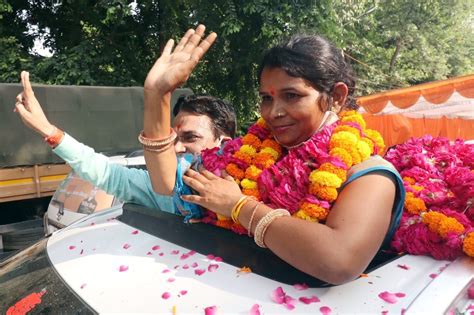 Madhya Pradesh: Candidates canvassing voters ahead of Panchayat Election