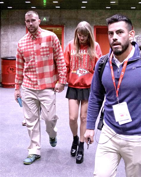 Did Taylor Swift Predict Travis Kelce Relationship In 2009 Glamour Interview?