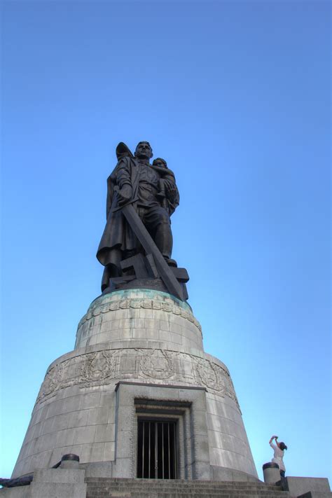 Soviet War Memorial in Treptower Park - andBerlin