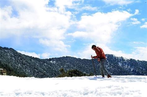 Snowfall In Mussoorie After 19 Years Looks As Magical As Youd Expect