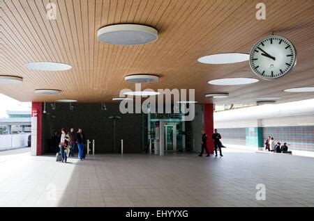 Lisbon Airport Terminal 1 and Metro Station Stock Photo - Alamy