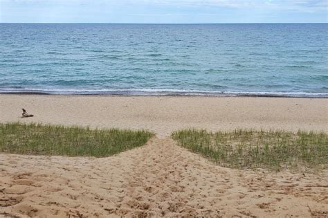 Pictured Rocks beaches: 7 Lake Superior beaches in Michigan in the UP's ...