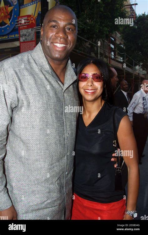 Magic johnson wife cookie 2001 hi-res stock photography and images - Alamy