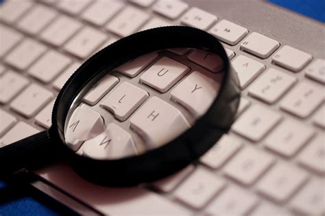 Free picture: magnifying glass, computer, wireless keyboard