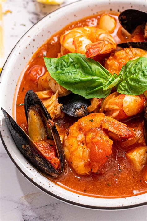 Easy Cioppino Soup - Lexi's Clean Kitchen