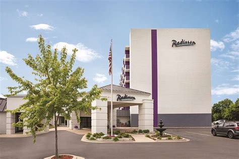 RADISSON HOTEL GRAND RAPIDS RIVERFRONT $116 ($̶1̶8̶0̶) - Prices ...