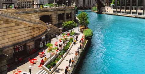 Top 5 Chicago Riverwalk Restaurants