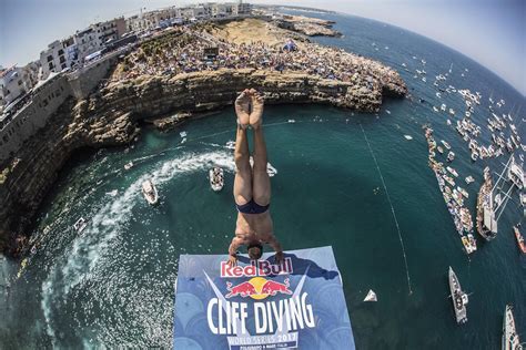 Red Bull Cliff Diving revient en France à Saint-Raphaël