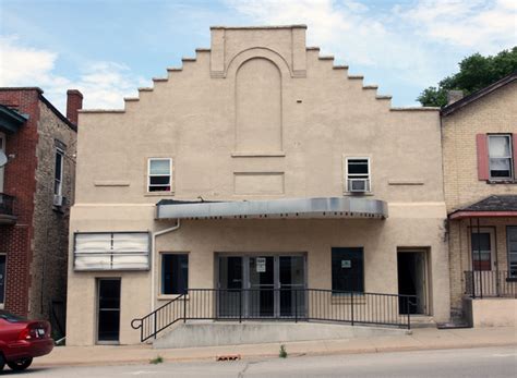 Pec Theatre in Pecatonica, IL - Cinema Treasures