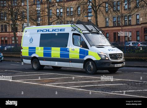 Police riot van hi-res stock photography and images - Alamy