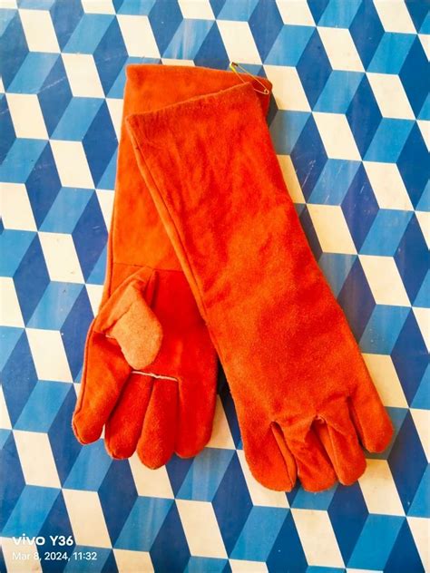 Plain Red Leather Hand Gloves, Touchscreen Compatibility at Rs 275/pair ...