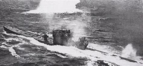 (photo) Type 9 U-Boat under attack by US dive bombers : CombatFootage