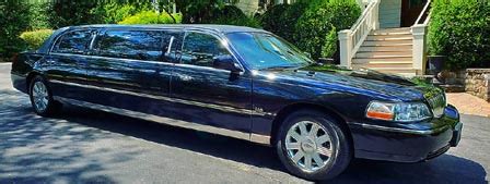 Luxurious Lincoln Town Car Limousine - Carolina Car Service