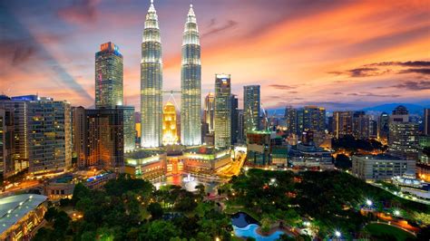 PETRONAS TWIN TOWERS, KUALA LUMPUR - ULTIMATE GUIDE