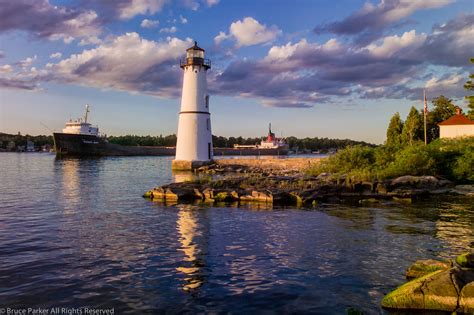 Pictures of the 1000 Islands-Buoys and Icons — Rock Island Light ...