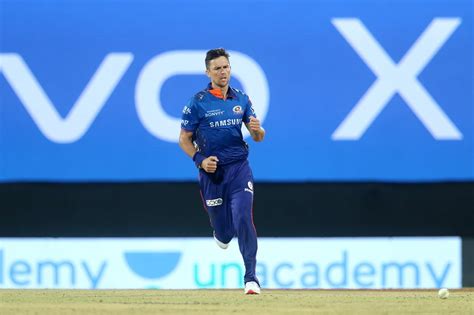 Trent Boult took two wickets in the final over of the match | ESPNcricinfo.com