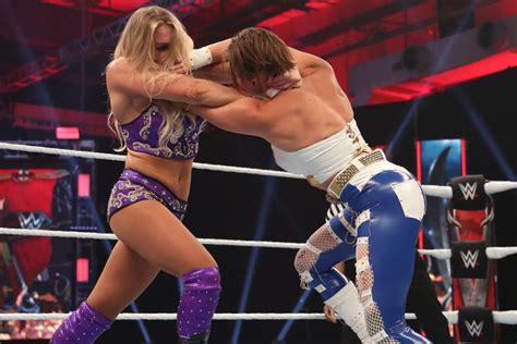 Cageside Community Star Ratings: Rhea Ripley vs. Charlotte Flair - Cageside Seats