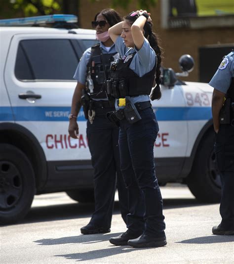 Chicago police officer shot in Englewood neighborhood — second cop hit in less than a week