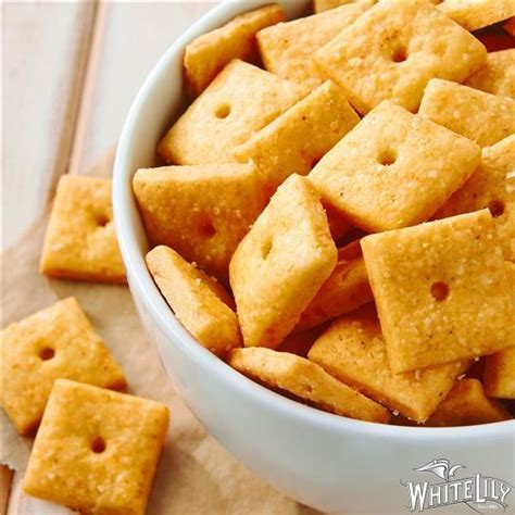 Homemade Cheddar Cheese Crackers - melissassouthernstylekitchen.com