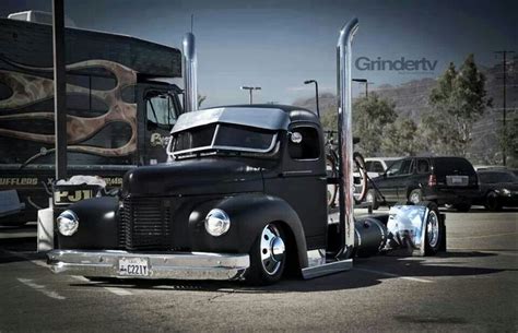 Semi Trucks: Old Semi Trucks