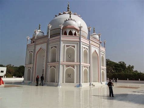 Bangladesh Taj Mahal