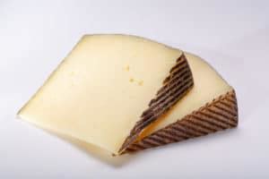 Manchego Cheese Substitute: Similar Taste & Substitution Ratios