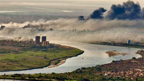 Photos: Escaping the Chaotic Conflict in Sudan - The Atlantic