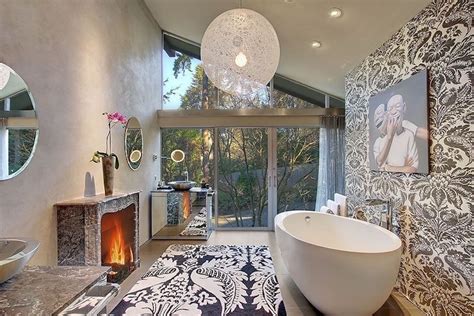 10 Mesmerizing Luxury Bathrooms with Fireplaces That You Will Love