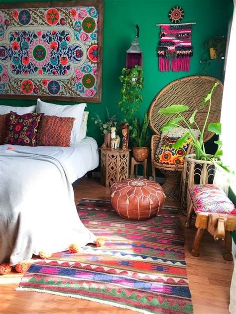 Colorful Boho Bedroom Ideas | www.resnooze.com