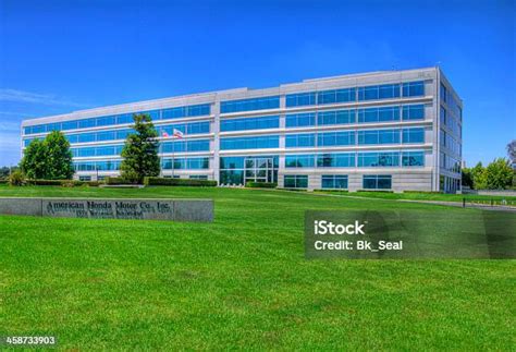 American Honda Headquarters Stock Photo - Download Image Now - California, Torrance ...