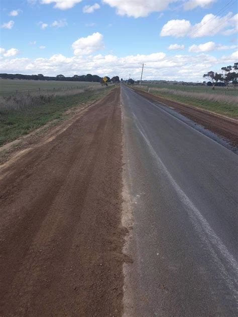 How to build stronger road shoulders with PolyCom Stabilising Aid