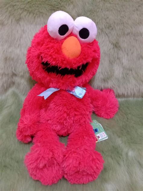 ELMO PLUSH, BNWT, 18 INCHES (STANDING), Hobbies & Toys, Toys & Games on Carousell