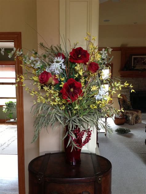 Forsythia and roses make a nice spring/ summer arrangement. | Flower ...