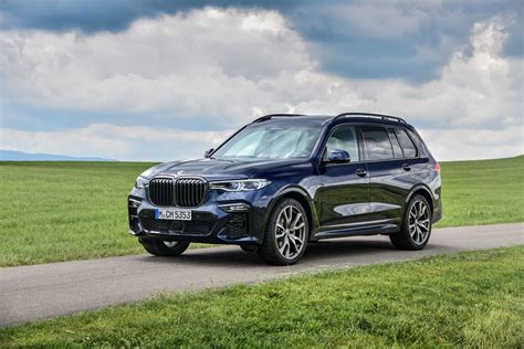 The new BMW X7 M50i (05/2020).