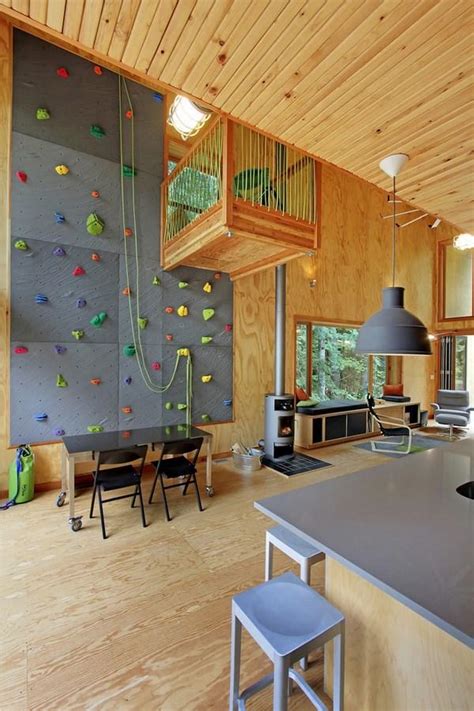 Indoor rock climbing – how to construct a rock climbing wall at home?