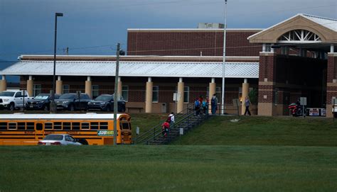 Tennessee school district reopens amid pressure and pandemic fears ...