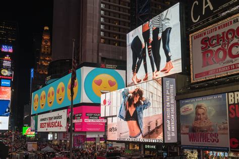 8 Types Of Awesome Outdoor Advertising + Design Tips - Kimp