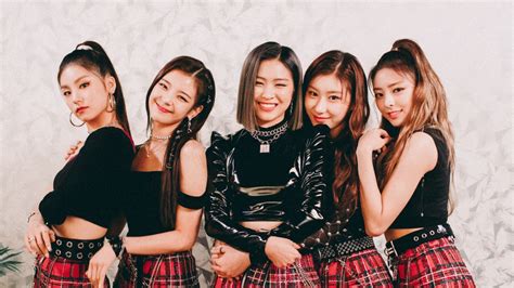 ITZY Members Age (Updated Current Age) and Debut Age - K-Pop Database ...